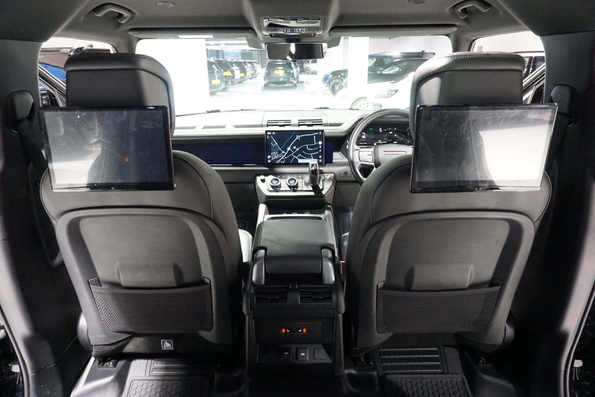 Land Rover Defender 110 3.0 D300 MHEV X-Dynamic HSE SUV 5dr Diesel Auto 4WD Euro 6 (s/s) (300 ps)